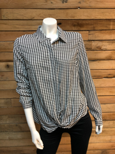 Load image into Gallery viewer, SHIRT WITH FRONT TWIST
